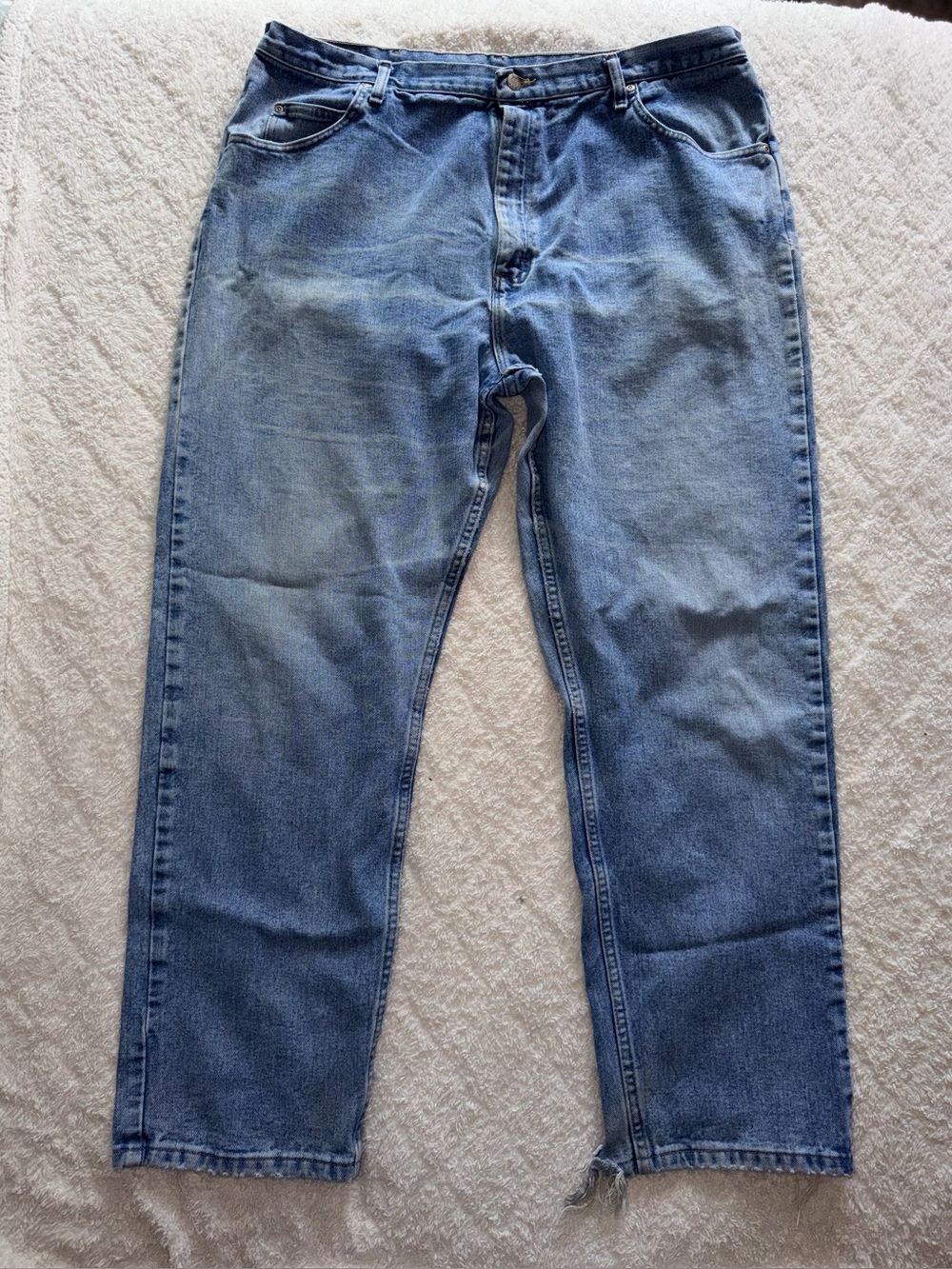 Wrangler Men's Blue Denim Jeans - Classic Straight Fit